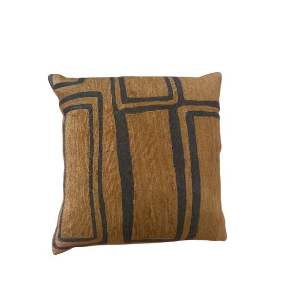 Set 2 18" Judy Ross Textiles Wool Hand-Embroidered Pillows Down Fill Insert - Picture 2 of 9